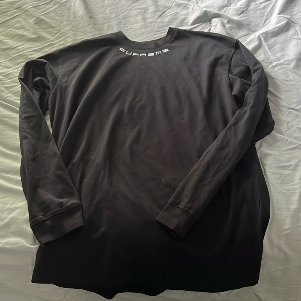 Supreme Long sleeve tee. Worn a few times but like new.